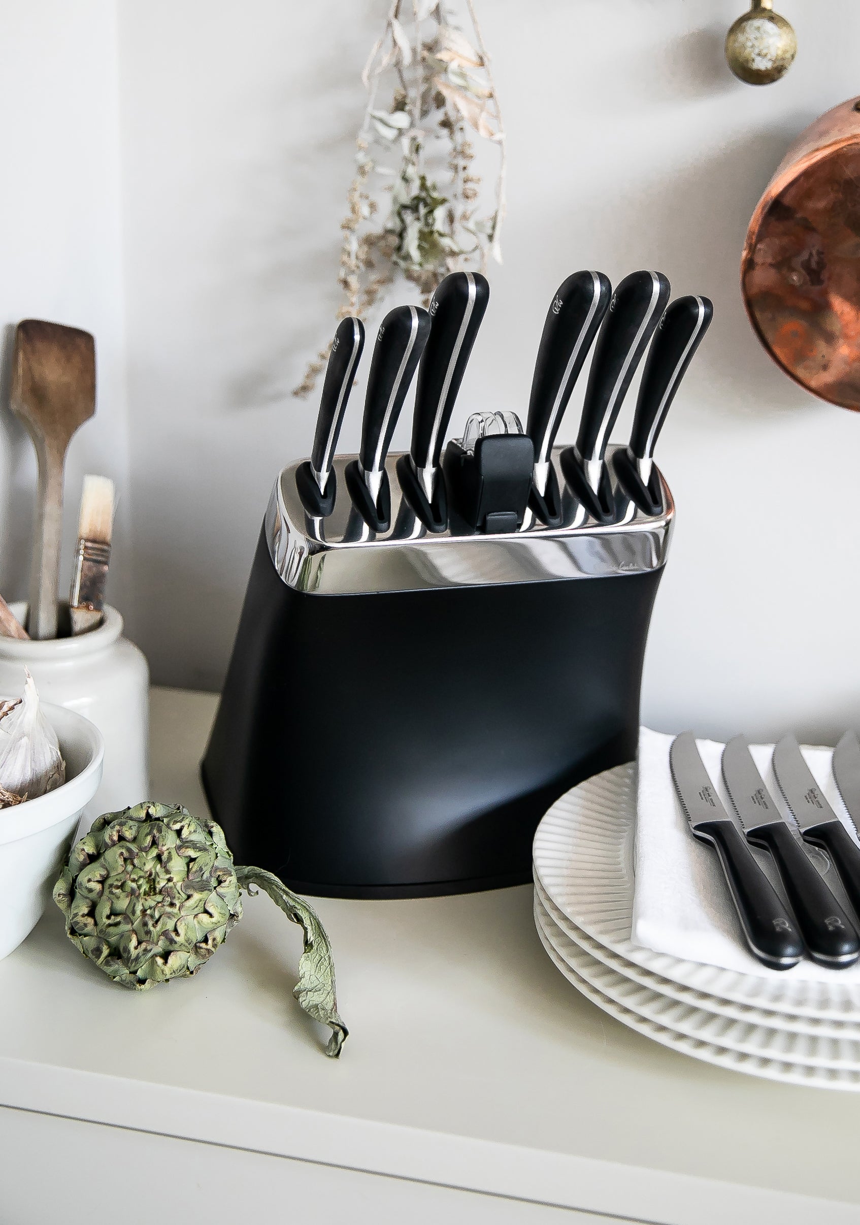 ROBERT WELCH SIGNATURE BLACK KNIFE BLOCK SET 8P WITH SHARPENER Robert Welch
