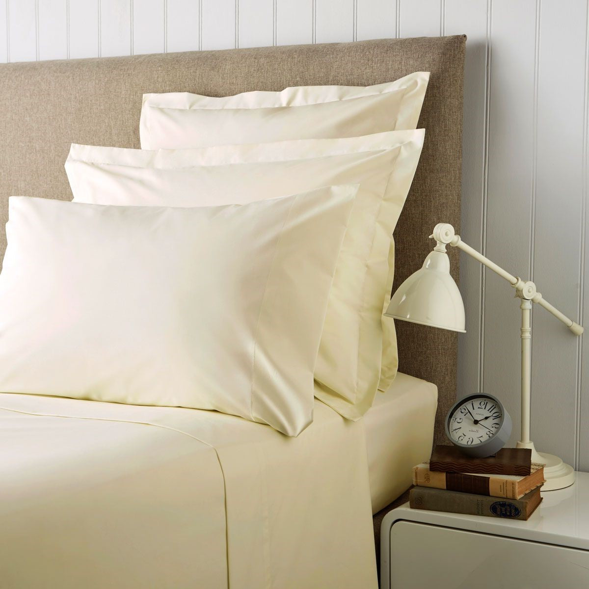 200 TC FITTED SHEET - CHRISTY ORGANIC COTTON Christy England